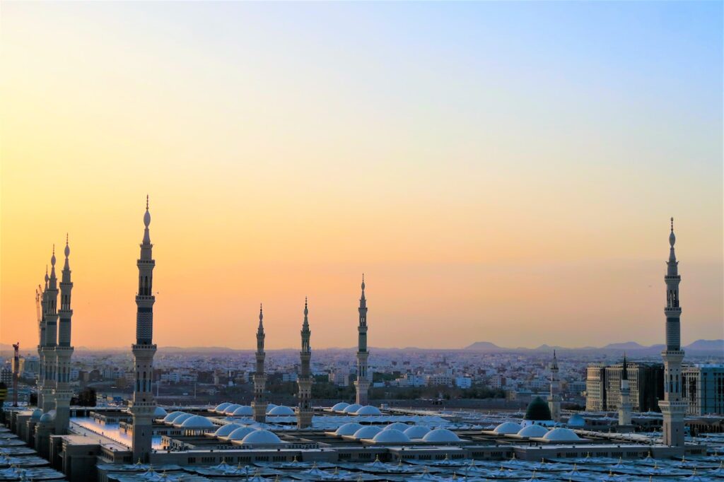 Is It Permissible to Combine Umrah with a Visit to Other Cities?